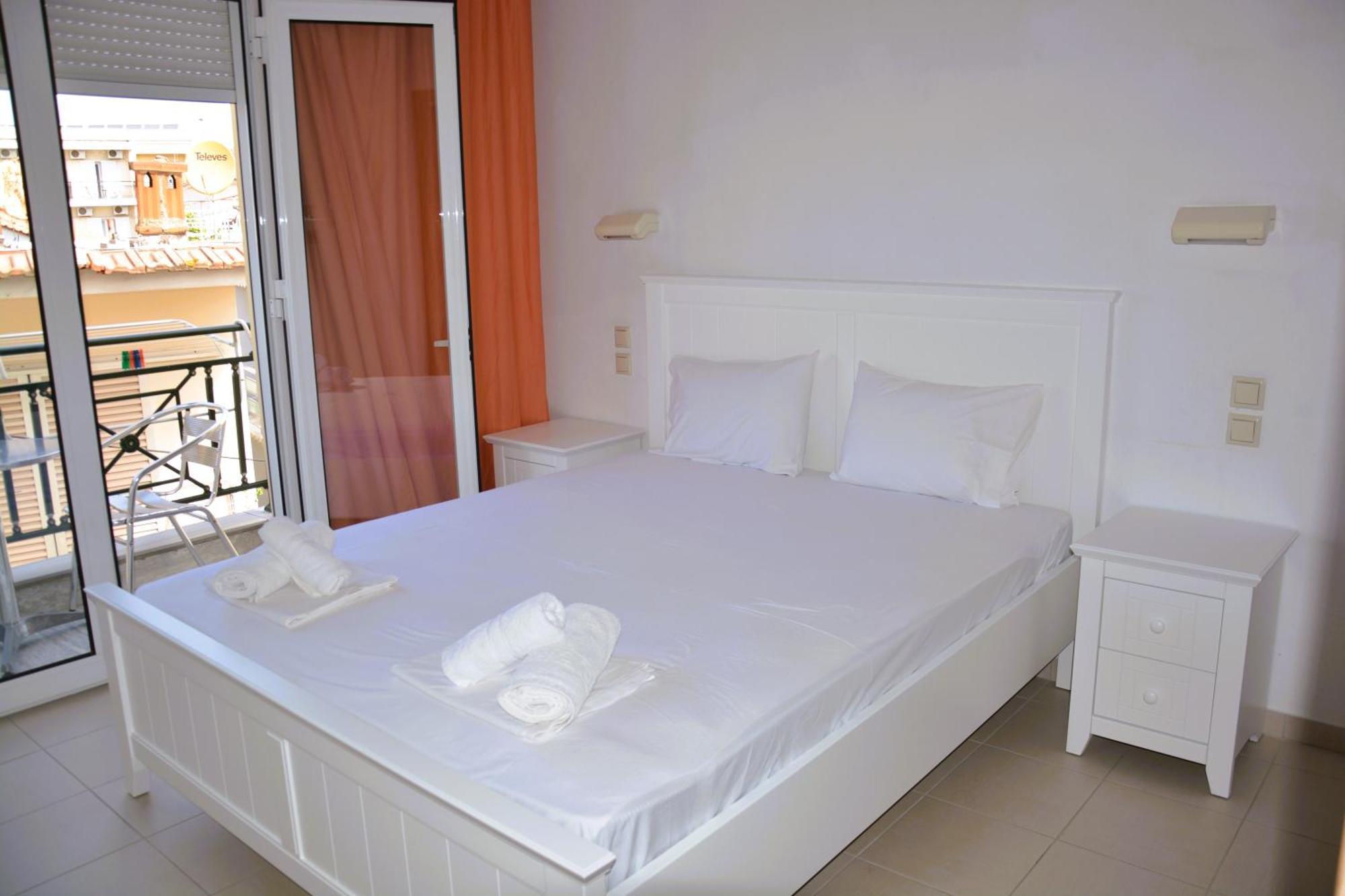 Dionyssos Hotel Limenas  Eksteriør billede