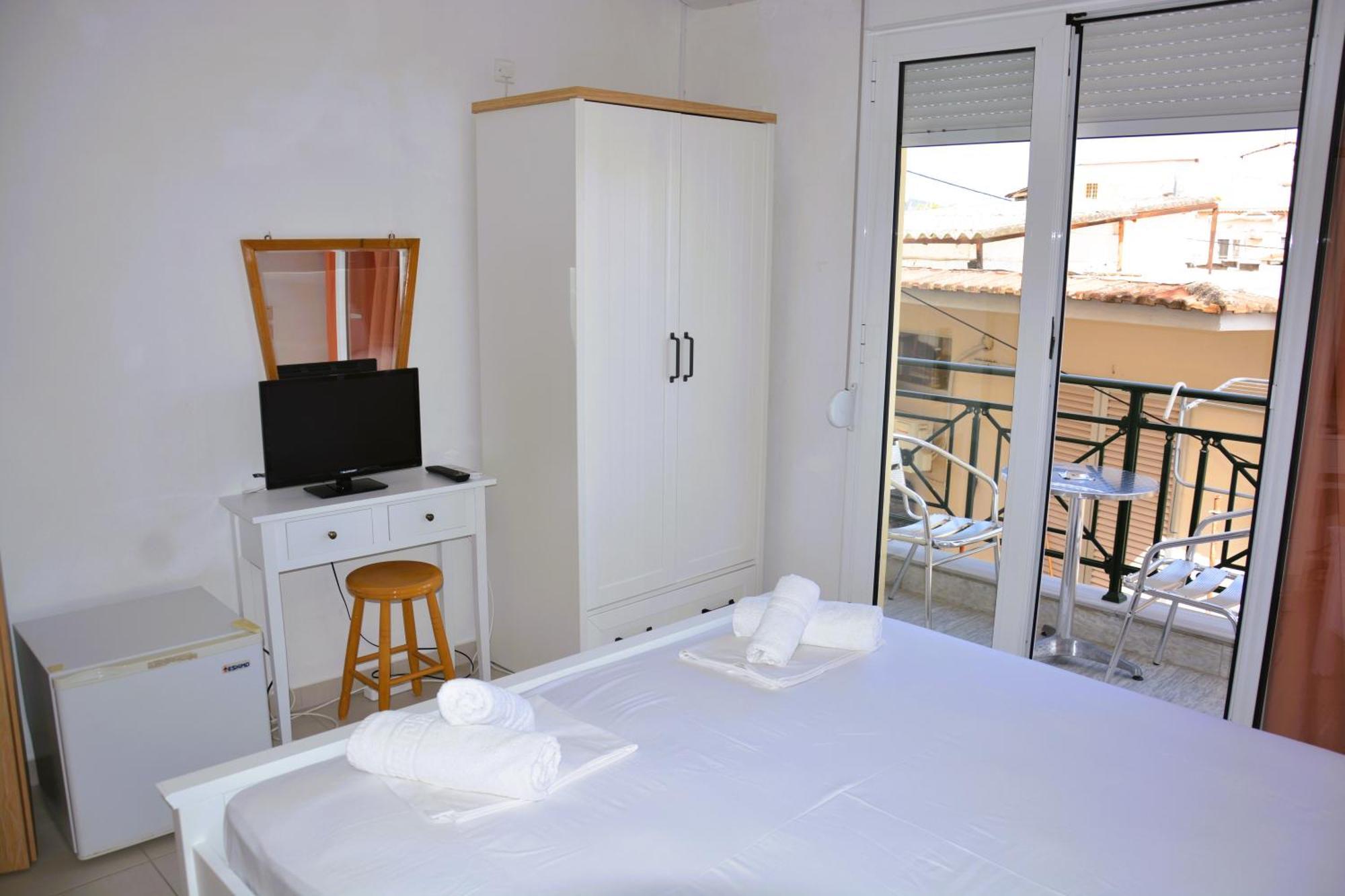 Dionyssos Hotel Limenas  Eksteriør billede